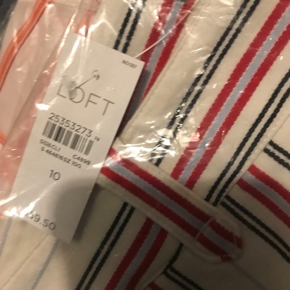 ⬇️$30 NWT- LOFT FLAT FRONT WOMEN SHORT SIZE 10 - Picture 2 of 2